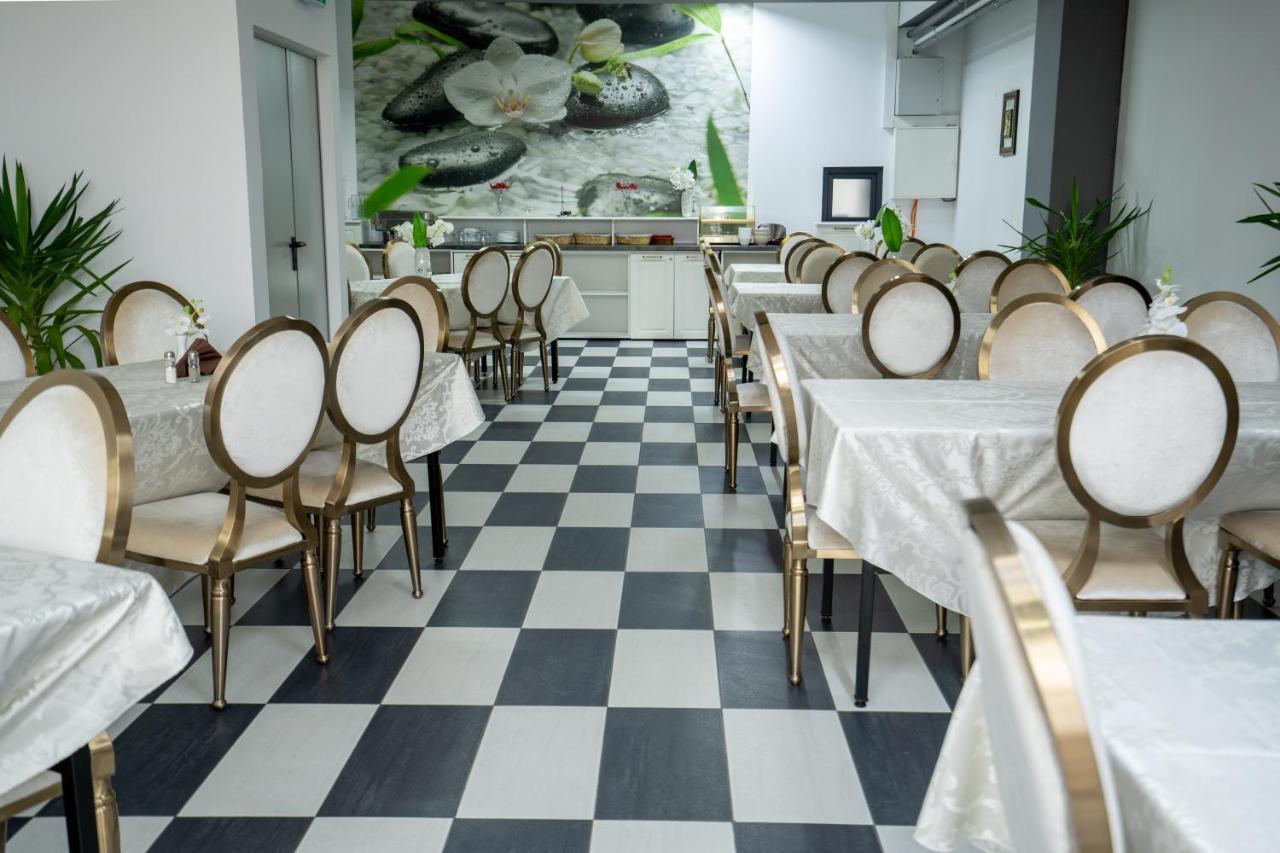 Hotel N Residence Timisoara Bagian luar foto