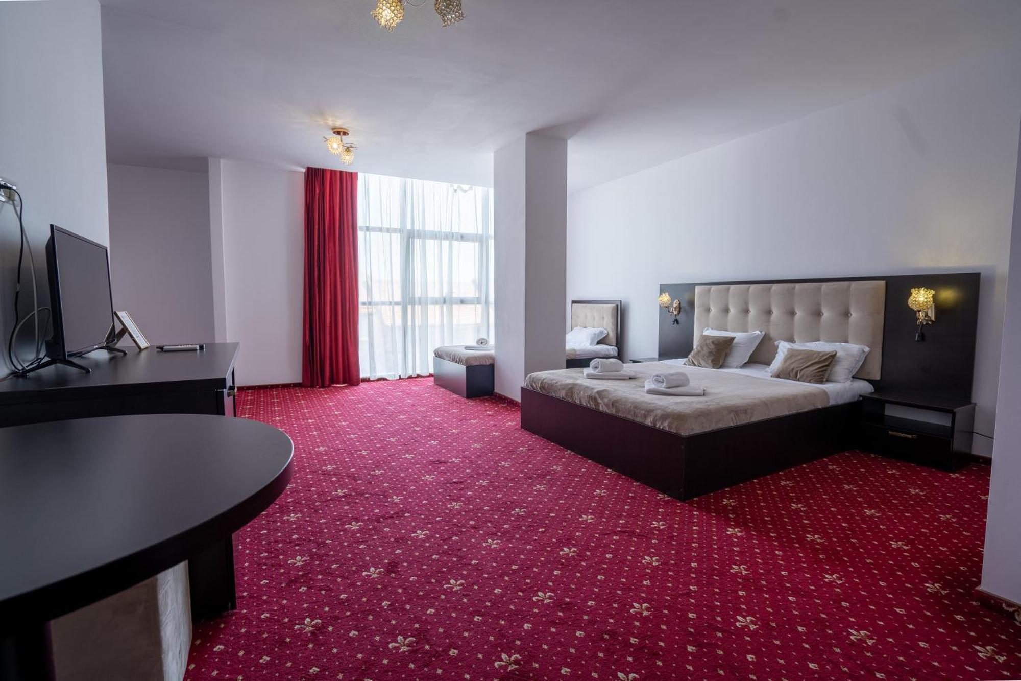 Hotel N Residence Timisoara Bagian luar foto