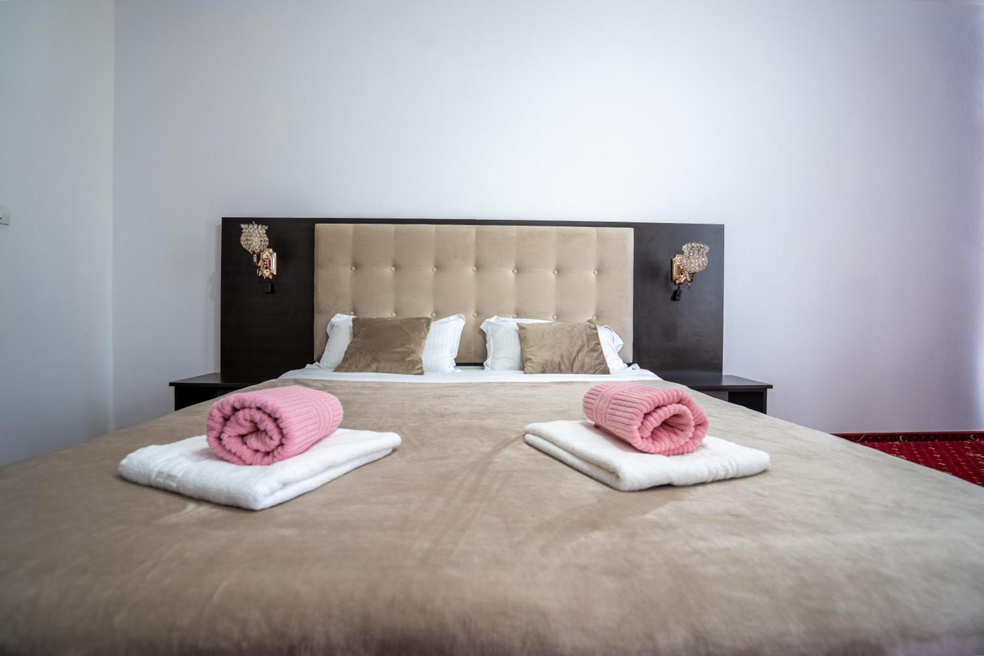 Hotel N Residence Timisoara Bagian luar foto