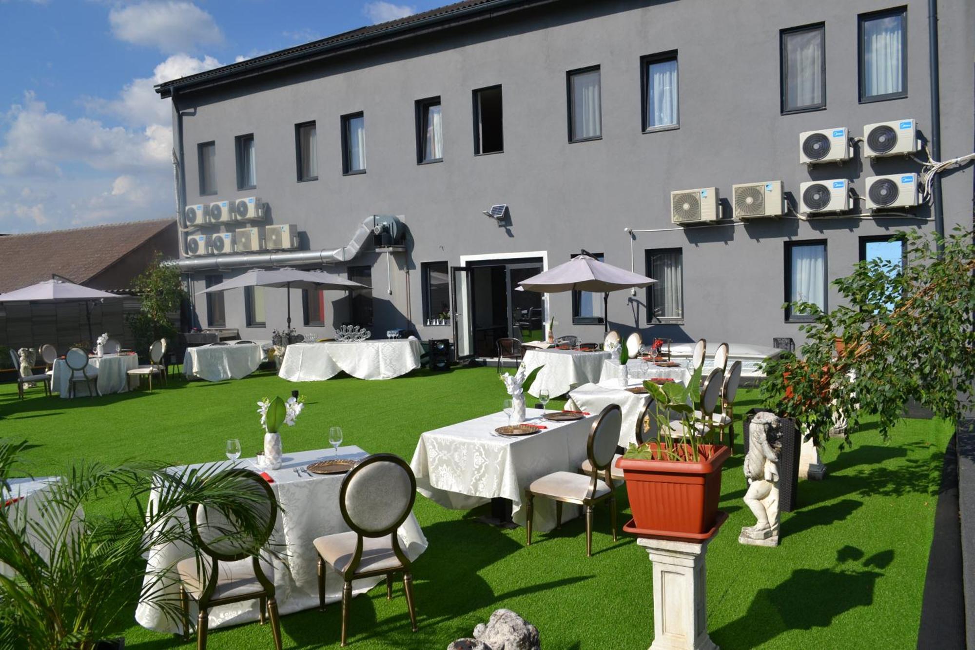 Hotel N Residence Timisoara Bagian luar foto